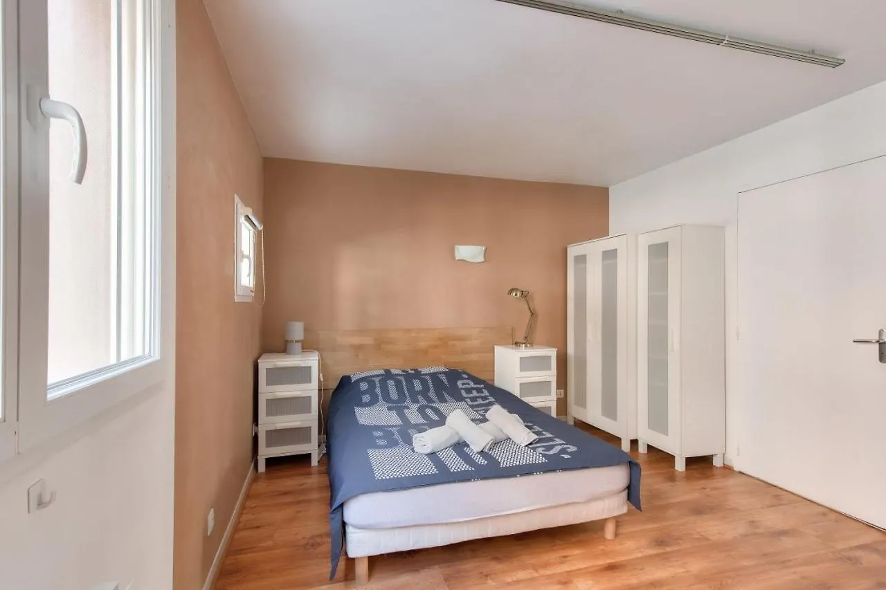 Studio With Parking Close To Metro And Tramway Διαμέρισμα Λυών