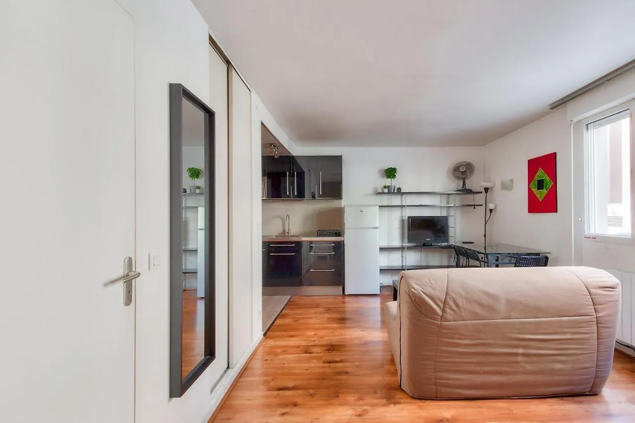 شقة Studio With Parking Close To Metro And Tramway ليون